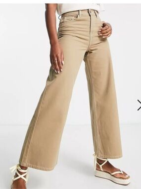 Reclaimed Vintage ‘99 Flare Jeans. Size: 24. Color:Washed Sand. Great condition